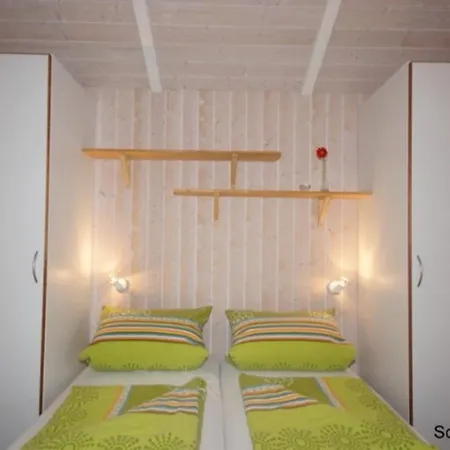 6 Personen Mit Privatem Bootsteg, Direkter Seelage, Kanu, Whirlpool Und Sauna In *
