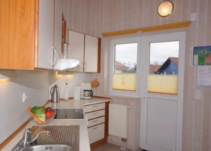 6 Personen Mit Privatem Bootsteg, Direkter Seelage, Kanu, Whirlpool Und Sauna In Ferienhaus Otterndorf