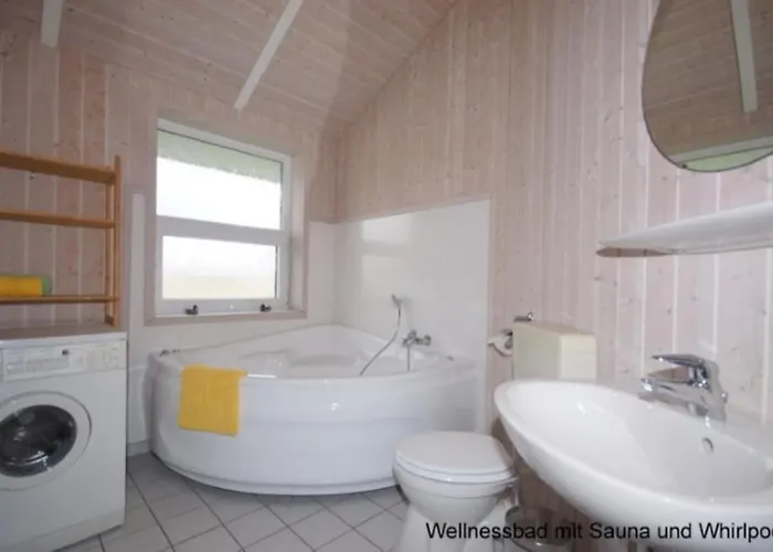 Ferienhaus 6 Personen Mit Privatem Bootsteg, Direkter Seelage, Kanu, Whirlpool Und Sauna In Otterndorf